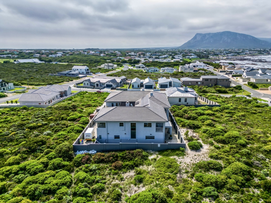 6 Bedroom Property for Sale in Kleinbaai Western Cape
